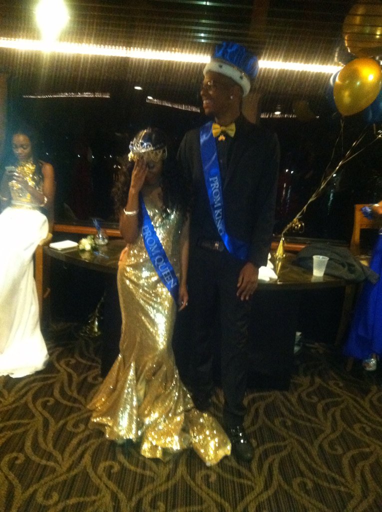 bossdawgrich's tweet photo. #mapcs prom 2k16 me an her 😎😘💯 @xCallMeNETTA https://t.co/M07YNelQYA