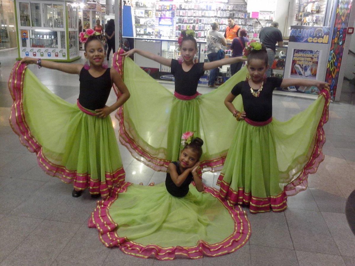 funcudep's tweet photo. Nuestras pequeñas en su presentacion en  @cccimam https://t.co/JcyGFjtKC0