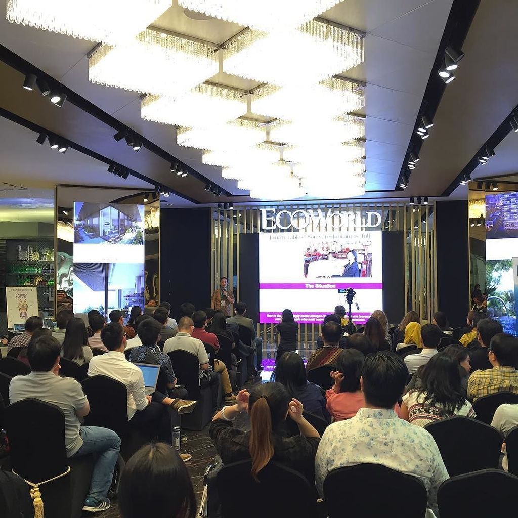 IDN_Insights's tweet photo. #qjump.sg #PitchOnStage now at #ISI2016 event by @kinerjabisa
Creative Concept by @thinkf… https://t.co/Ipk1O6EJ45 https://t.co/TcGco6un9H