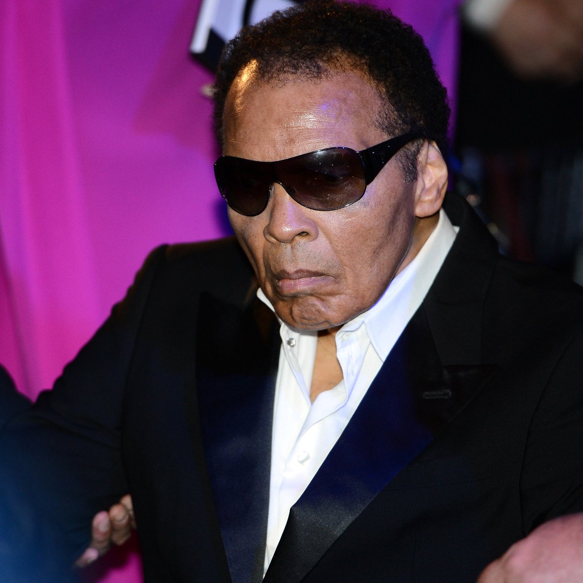 CBSLosAngeles's tweet photo. JUST IN: Boxing legend Muhammad Ali has died at the age of 74, CBS News confirms. https://t.co/ErbnM4ciPJ