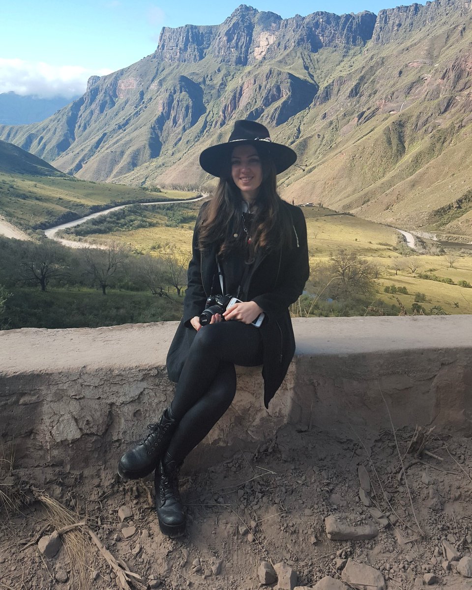 DaniMessina's tweet photo. Mañana el @MUNDOVISUALtv 13.30hs vamos a los #VallesCalchaquíes Recorremos la #CuestaDelObispo en @Salta_Turismo https://t.co/UnvO18Xa9b