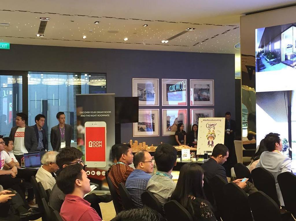 IDN_Insights's tweet photo. #startups with their booths are ready too. 
#ISI2016 by @kinerjabisa 
Creative Concept by … https://t.co/MIx2FOqaHD https://t.co/m7dNwXrevl
