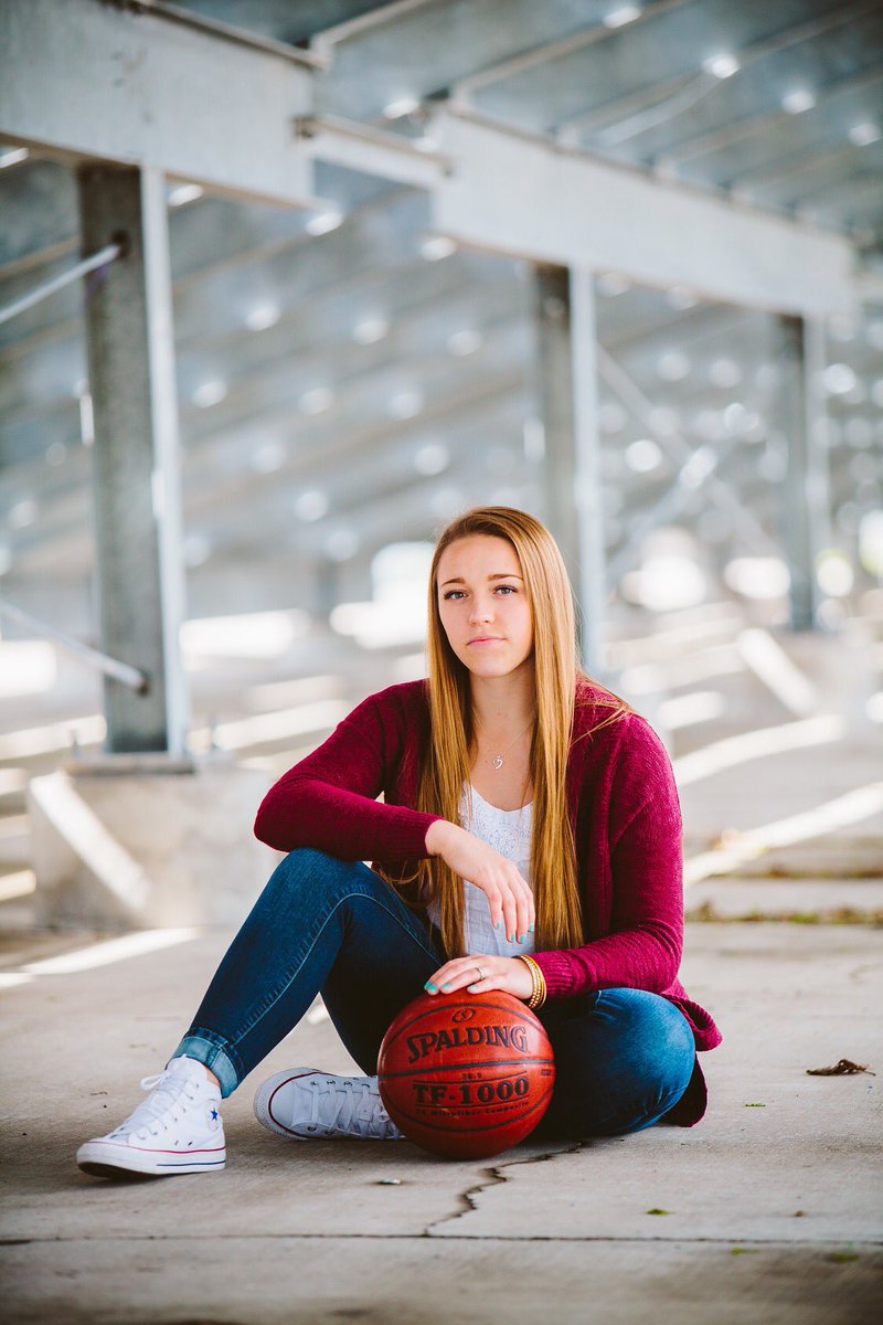liv_to_ball's tweet photo. Who said you couldn't post seniors after you graduate? It's crazy how fast it all went. Can't wait for what's next🎓 https://t.co/EMKbUrbWiO