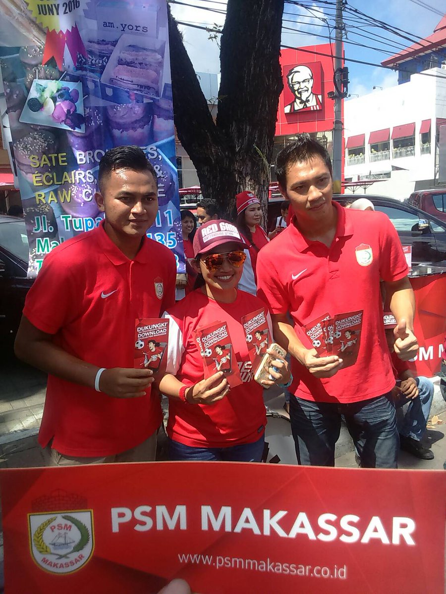 sadatredgank's tweet photo. Pre-Launching PSM Makassar app. At depan KFC Ratulangi @RedGank_PSM bersmaa @PSMkita #ayodownload https://t.co/YA98hXxwD9