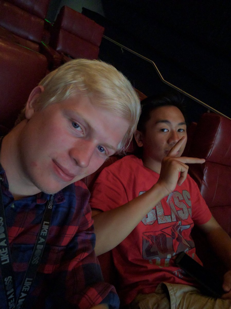 Arvel_Dean's tweet photo. Romantic night with da boi https://t.co/c10i42PWmn