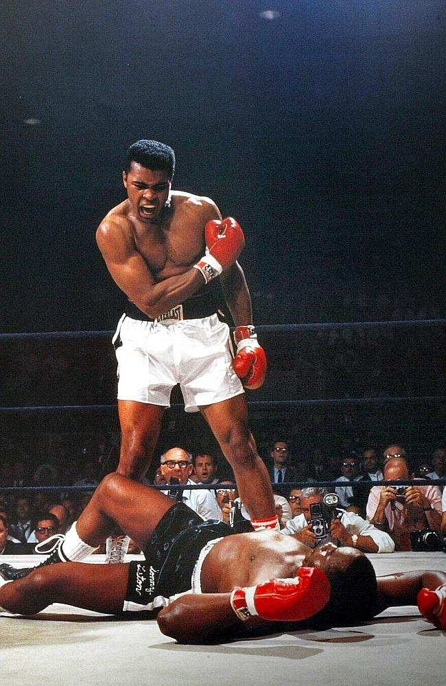 Jerry_LA1's tweet photo. The #GreatestOfAllTime #RIPAli #CassiusClay #AlivsListon #Ali #MuhammedAli #LosAngeles #California #LibCrib https://t.co/7vMT7ZBIC1