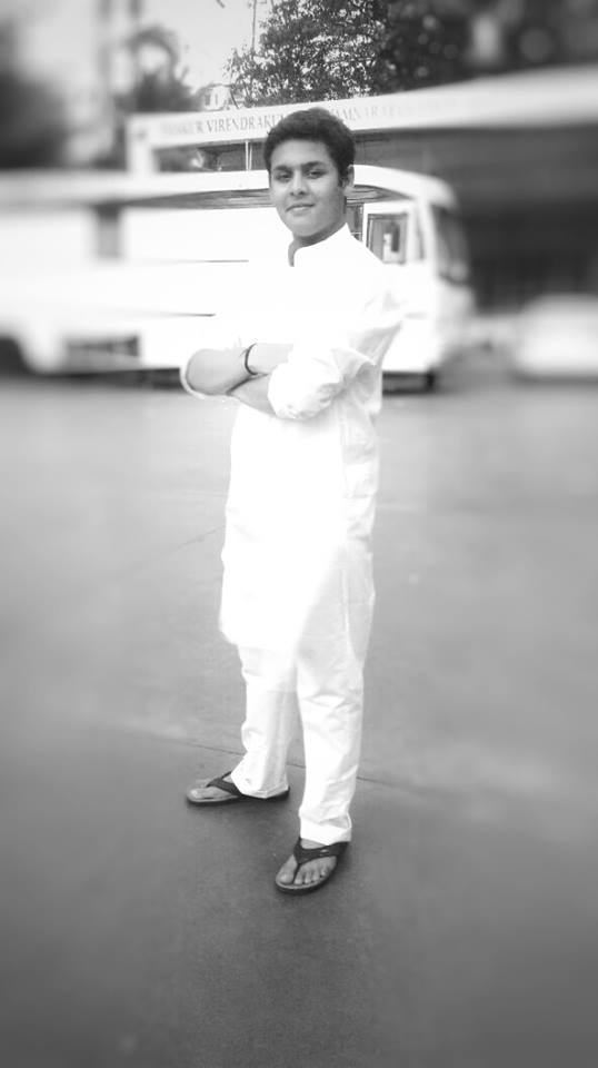 DevJoshiPage's tweet photo. Black and white is always right! :) :) #bnw #perfectCombo #contrastFilter #Ballu #Baalveer @devjoshi10 https://t.co/a4DEs3YCfb
