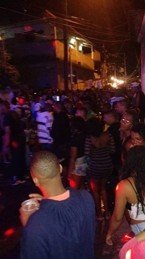 CmpxC's tweet photo. - Sdds desses bailão no cmpx ! 💥💃🔫✌ https://t.co/WNeBimBF4w