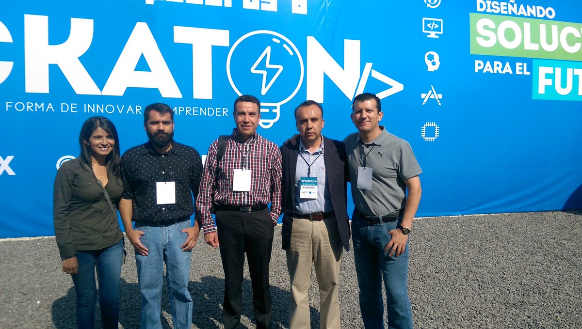 caxcan70's tweet image. El equipo de @LABSOL_ @COZCyT1 presente en #HackatonCPMX gran experiencia #SomosCampuseros @Campuspartymx @ATelloC
