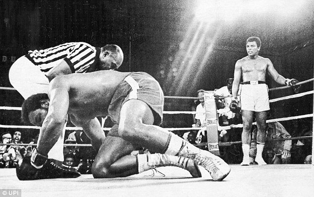 Daily_MailUS's tweet image. Rumble in the Jungle: George Foreman on his epic battle with Muhammad Ali dailym.ai/1VCW3PM