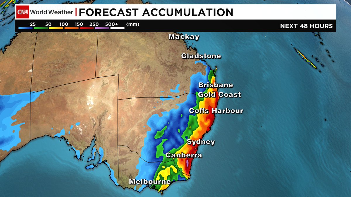 VanDamCNN's tweet photo. Powerful storm is lashing the coast of #Australia frm #Queensland to #NSW w/ #flooding #strongwind #heavysurf @cnni https://t.co/wOYb4nkJma
