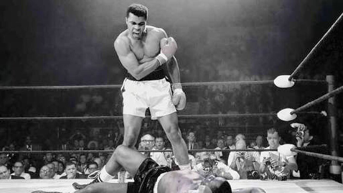 #MuhammedAli gitti ama ismi ve efsanesi hep bizimle olacak.