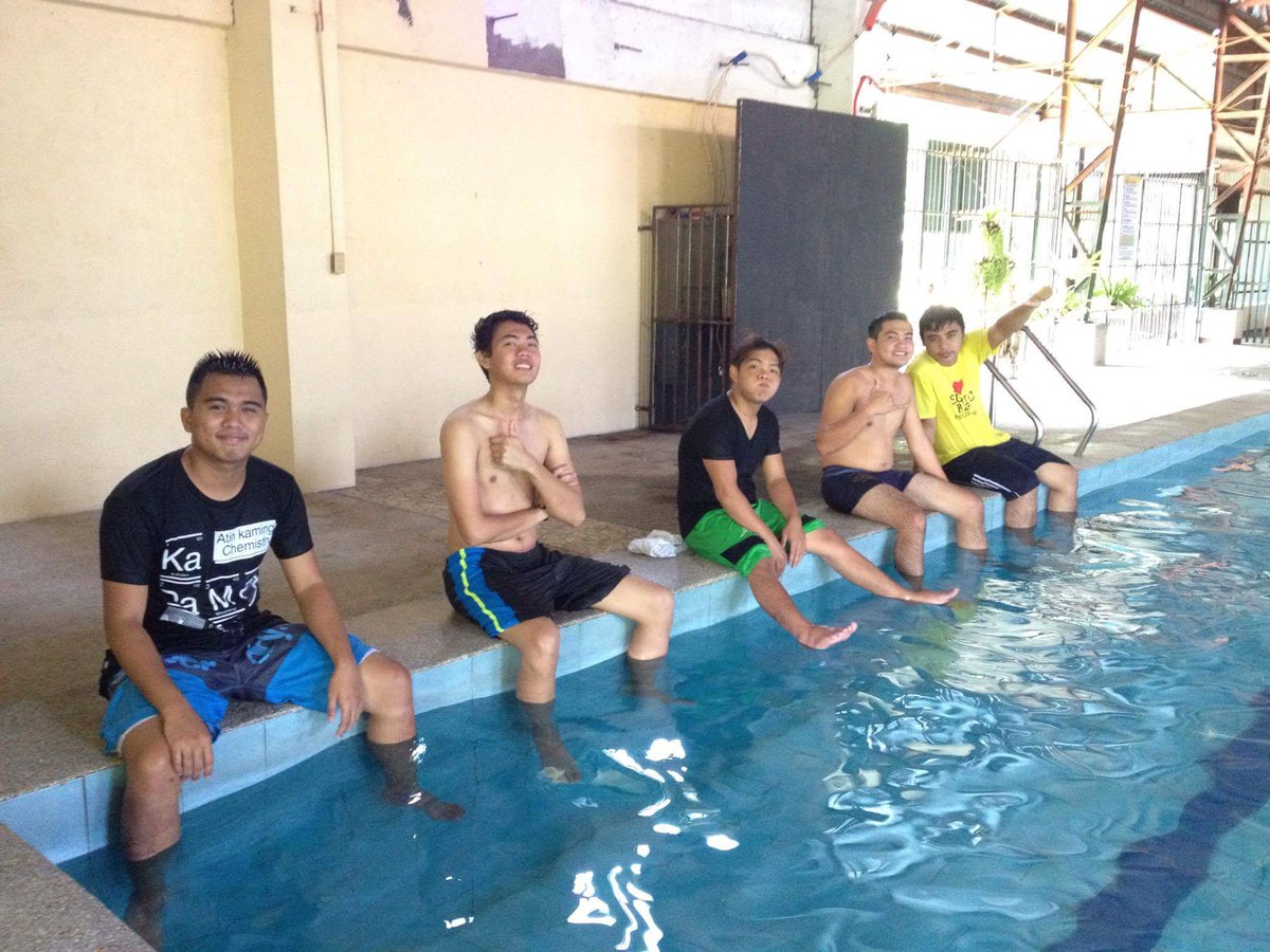 ErriceP's tweet image. Unang napagtripan sa tag-ulan. Haha #Ruby2
