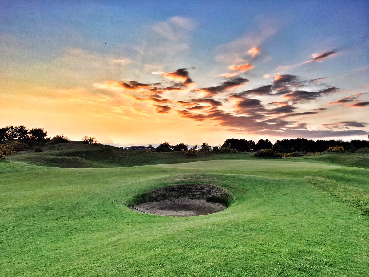 RyanLauder66's tweet photo. Thank you @Western_Gailes, @RoyalTroonGC, @PrestwickGC &amp; @DundonaldLinks for 4 epic (&amp; sunny) days. #MadeForScotland https://t.co/tTAHrg0QbF