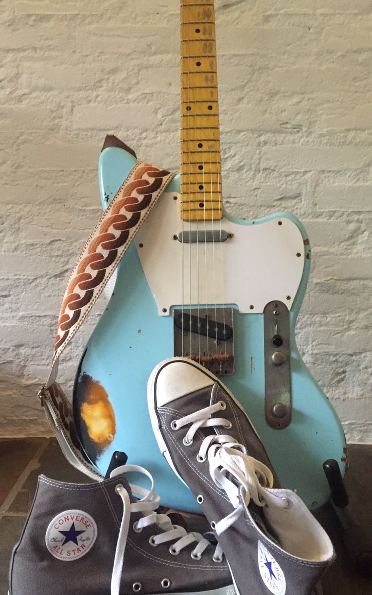 Bo_guitar's tweet photo. Zijn er weer klaar voor, vandaag spelen met @FPSistersEnemy bij opening Zuidpolder @BARENDRECHTzh https://t.co/ZfsZ4swpqf