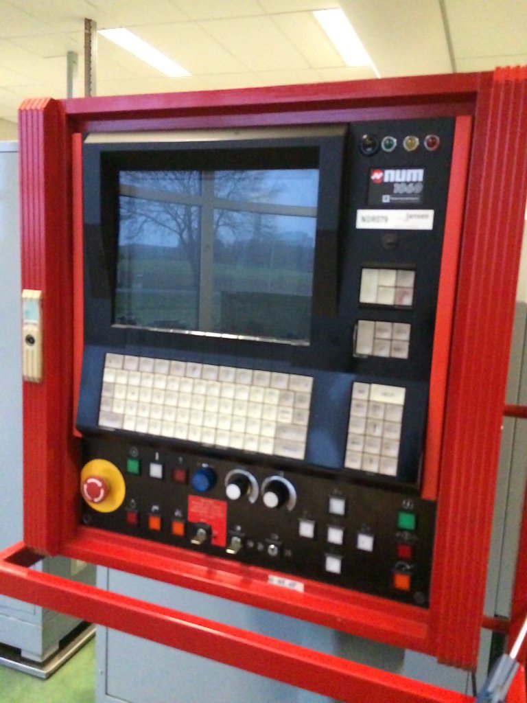 EmukMachines's tweet photo. #Lathe #high #precision #machine #Hembrug #super #microturn #CNC #very #good #EMUK+ https://t.co/x48os1uFMk