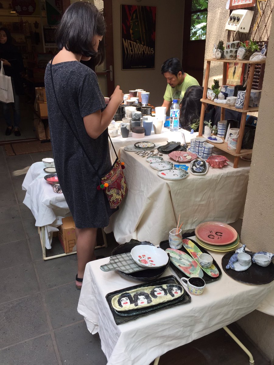 Masih berlangsung di <a href="/GarasiOpa/">Garasi Opa</a>, bazaar keramik &amp; workshop Dib(uang) Sayang. Dateng yuk! Barangnya lucu-lucuuu 🎉🎁😍🙈