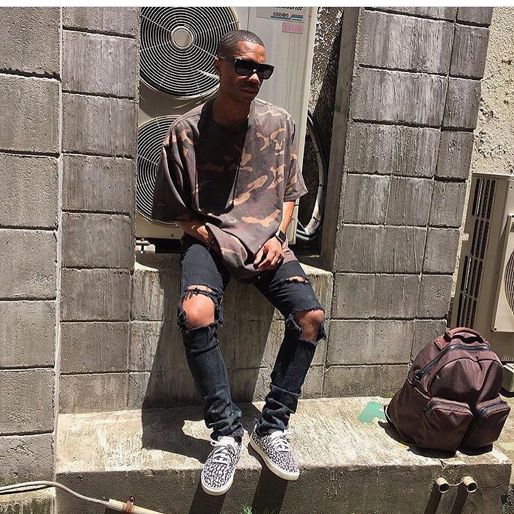 LOOKTRENDLOOK's tweet photo. @willmackatl .
•tops: @yeezyseason2 •pants: @clubsaintlaurentparis •shoes: @clubsaintlaure… https://t.co/0yfcsAopko https://t.co/Ya7SkwyIsW