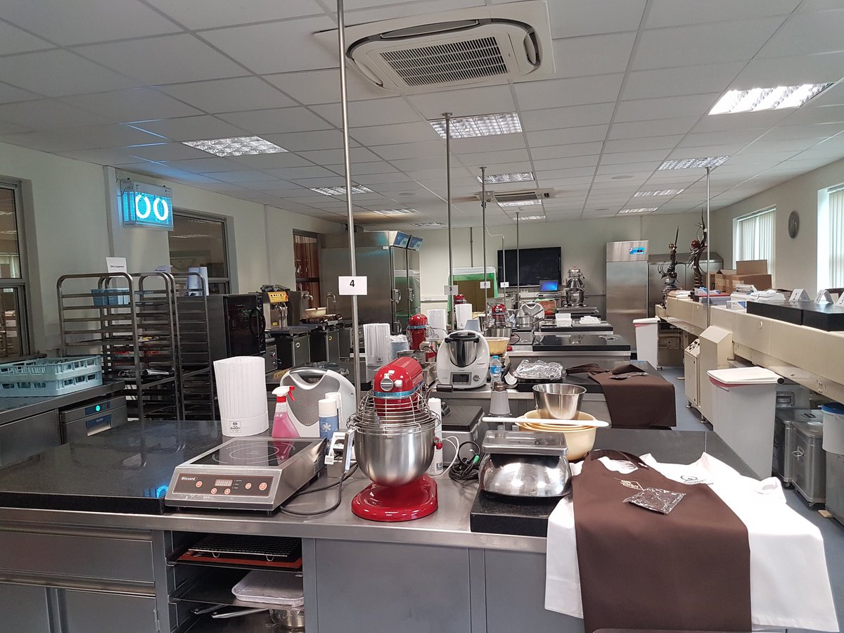 MartinChiffers's tweet photo. The calm before the storm good luck @ChocAcademyBev @juleschoc @chocolatevic @willtorrent @yolande_stanley ##UKJCM https://t.co/9dfj9QRL3K