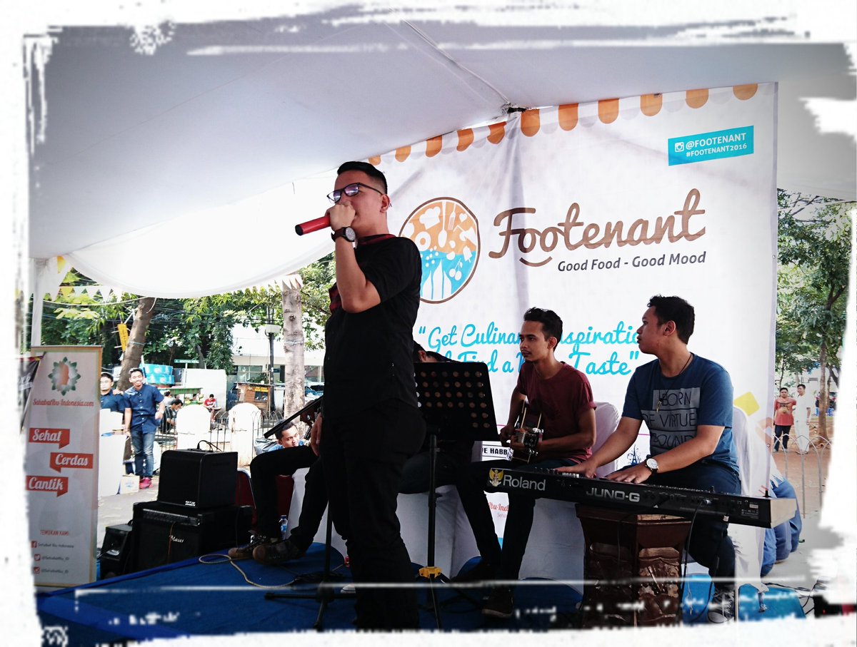 <a href="/UMBMusicCom/">UMB Music Community</a> tampil menghibur para pengunjung #Footenant2016 #MasjidCutMeutia
