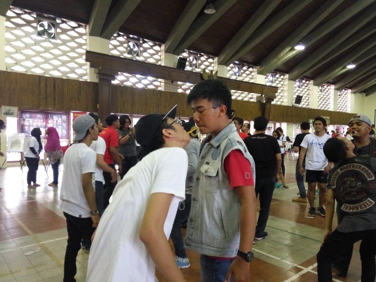 Nah kalo games kedua ada games Karet Sedotan! Yuk intip! #ikiSMG2 #DiscoverSemarang