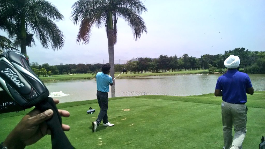 MilendSingh's tweet photo. Om Prakesh Chouhan with nice shot at the 14th #LPCup2016 #Golf @LPLouisPhilippe https://t.co/ScdDsEH5Lu