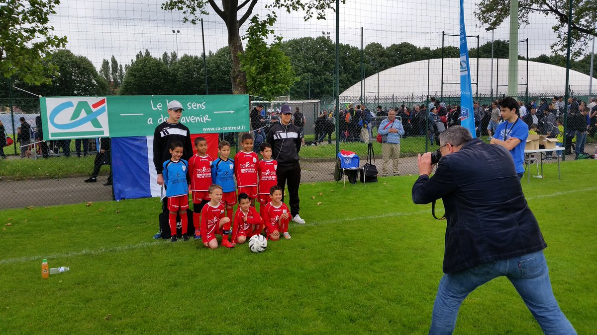 CELFUN12's tweet photo. 1500 gones - Journée des Débutants du Rhône. @ca_centrest offre les photos des équipes @tousuncotefoot @StepUp_Euro https://t.co/XFXnn6DLOl