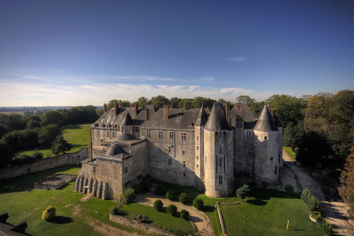 Vente privée et directe exceptionnelle de #Vouvray au château de #Meung sur Loire (45) cet après-midi! #Loirepower