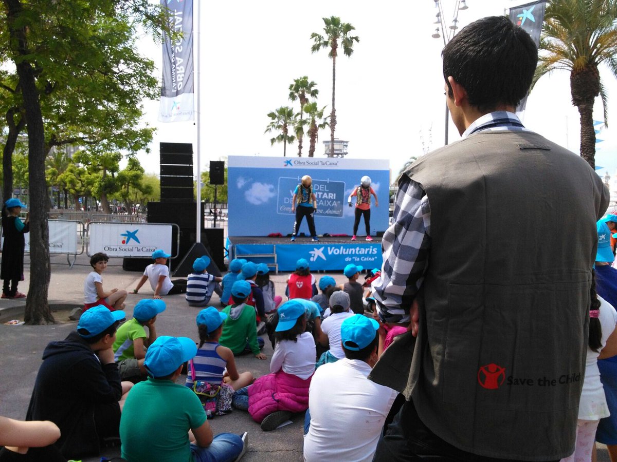 Niños y niñas <a href="/SaveChildrenEs/">Save the Children Es</a> de BCN, MAD, SEV y VAL en fiesta #voluntarioslaCaixa <a href="/FundlaCaixa/">Fundación ”la Caixa”</a> Gracias!!!