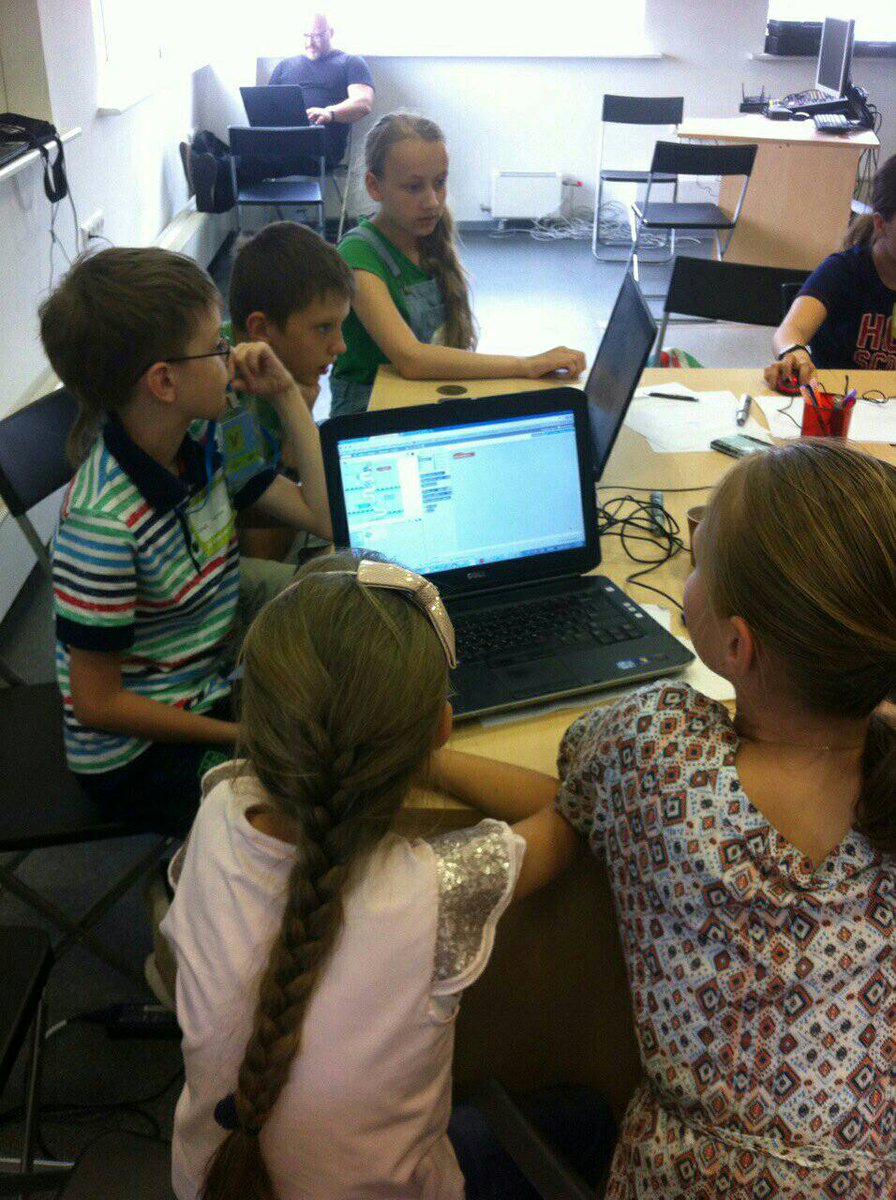 epam_belarus's tweet photo. #EPAM eKids #хакатон в полном разгаре - с нетерпением ждем презентаций #scratch4all @scratch https://t.co/dLamPGcnfS