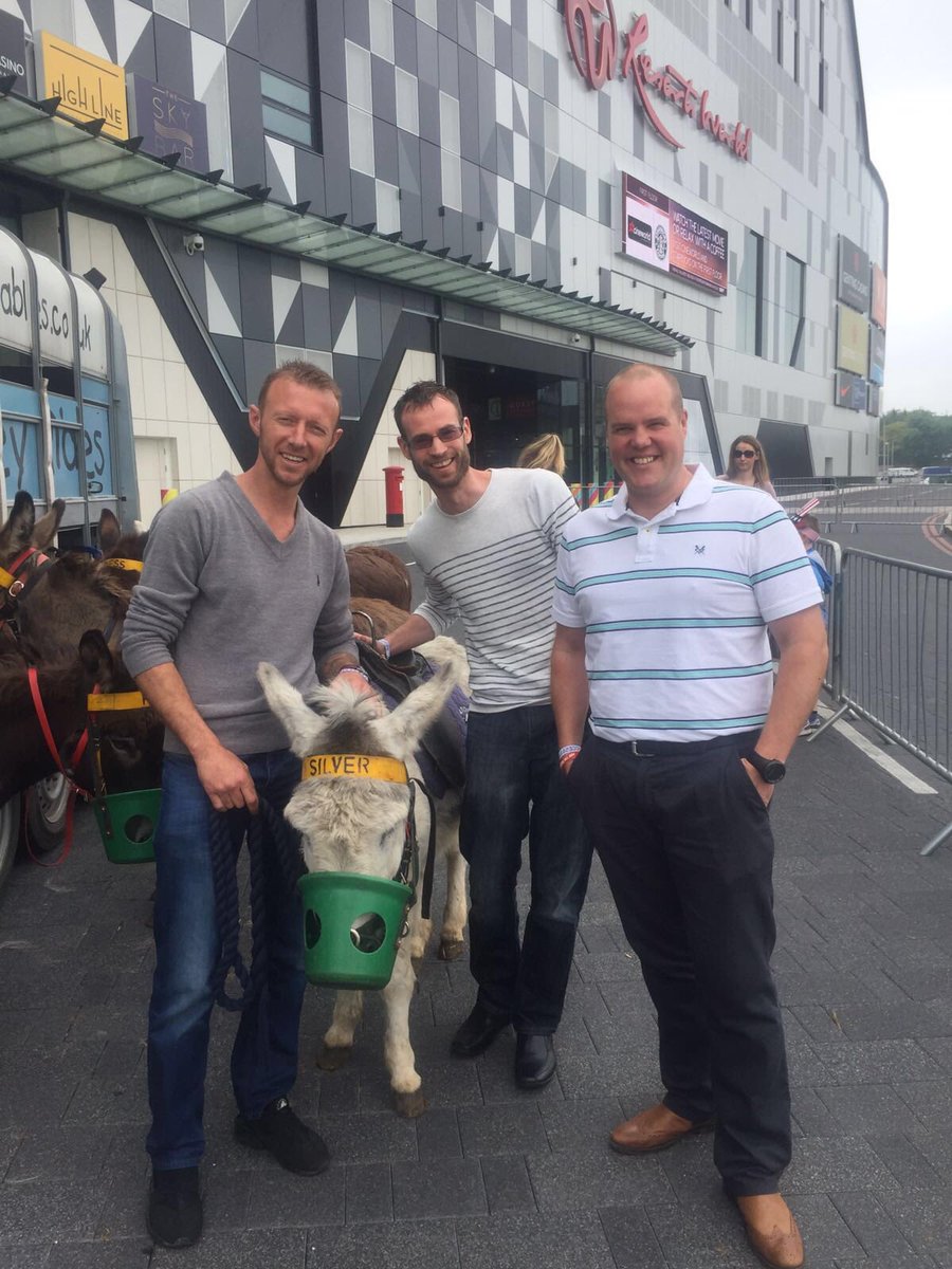 natalie_liston's tweet photo. Nataliebusinessowner #ladstour #wifeisanFBO#dragged#sceptical#donkey#timeforbeer#beinganass#successday https://t.co/tuFug5EIMg