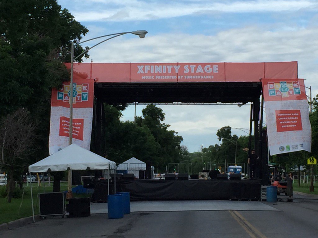 MaSumm's tweet photo. @ComcastILLINOIS please keep the rain away! #606BlockParty today https://t.co/I1e41fBAND