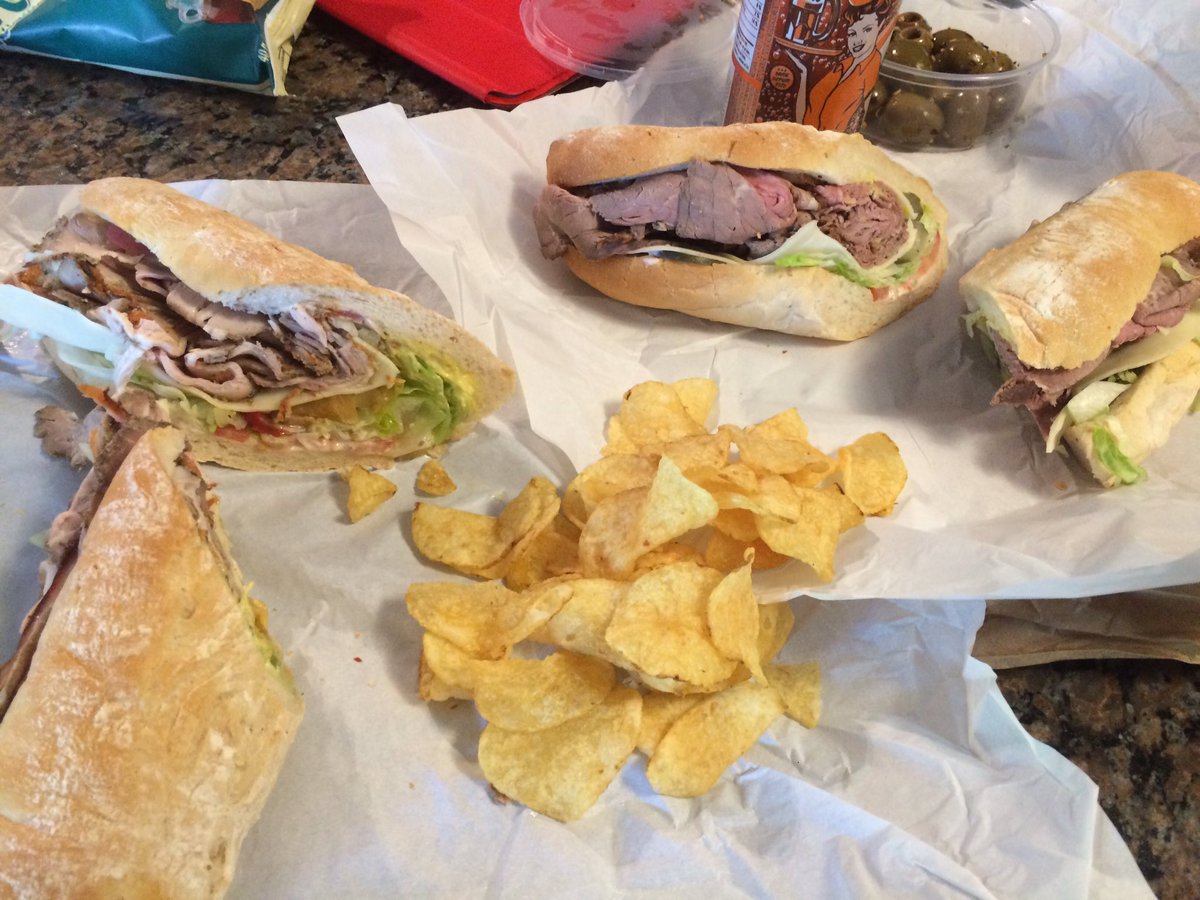 Pesto's Deli tweet media