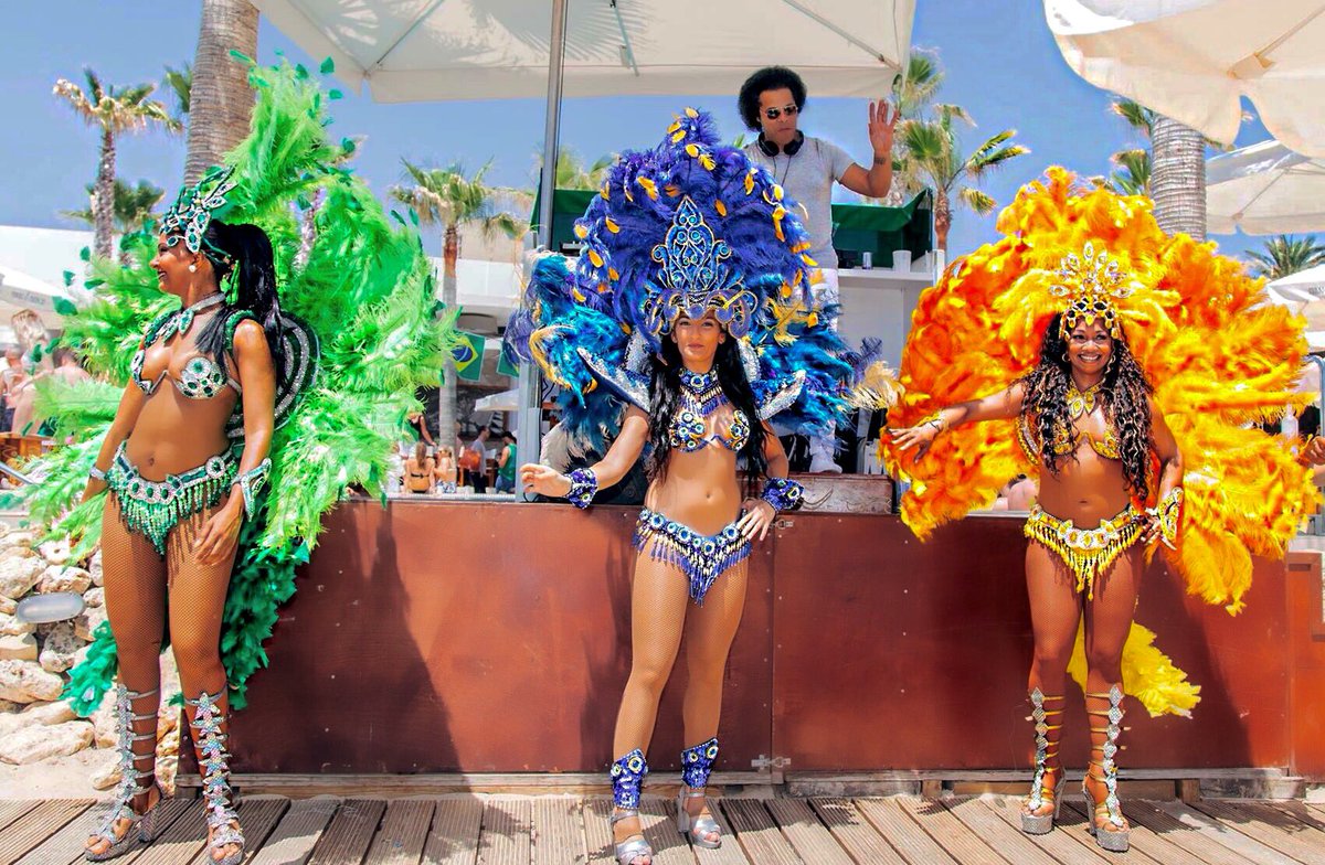 byjuniordacosta's tweet photo. #BrazilParty en @NikkiBeachMarb me vine arriba, pero definitivamente lo mío no es bailar!! 😂😂😂😂 @NikkiBeachWorld https://t.co/k0cbmrtDzS