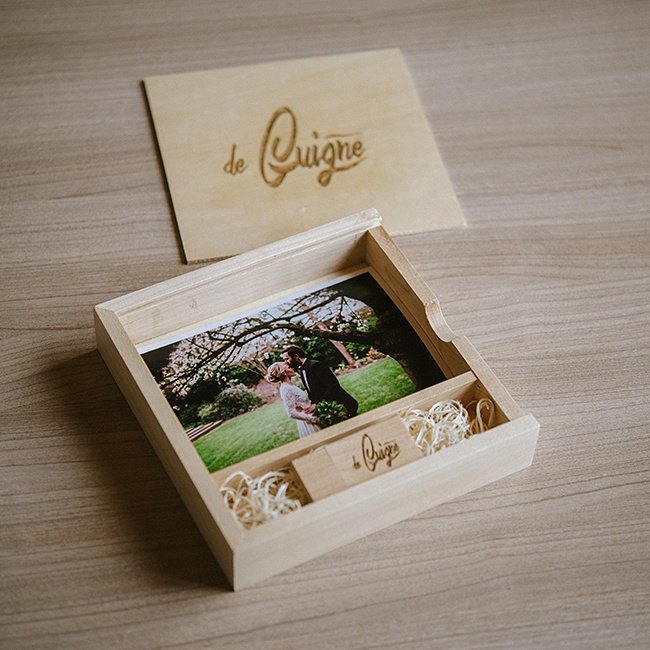 PatricedeGuigne's tweet photo. New usb box #usb #usbbox #weddingphotographer #wedding #weddingphotography https://t.co/oqThoIVhbC