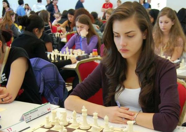 World's Most Beautiful Chess Player's All Set To Check-Mate You With Her Cute Looks! bit.ly/1P9U9zo
