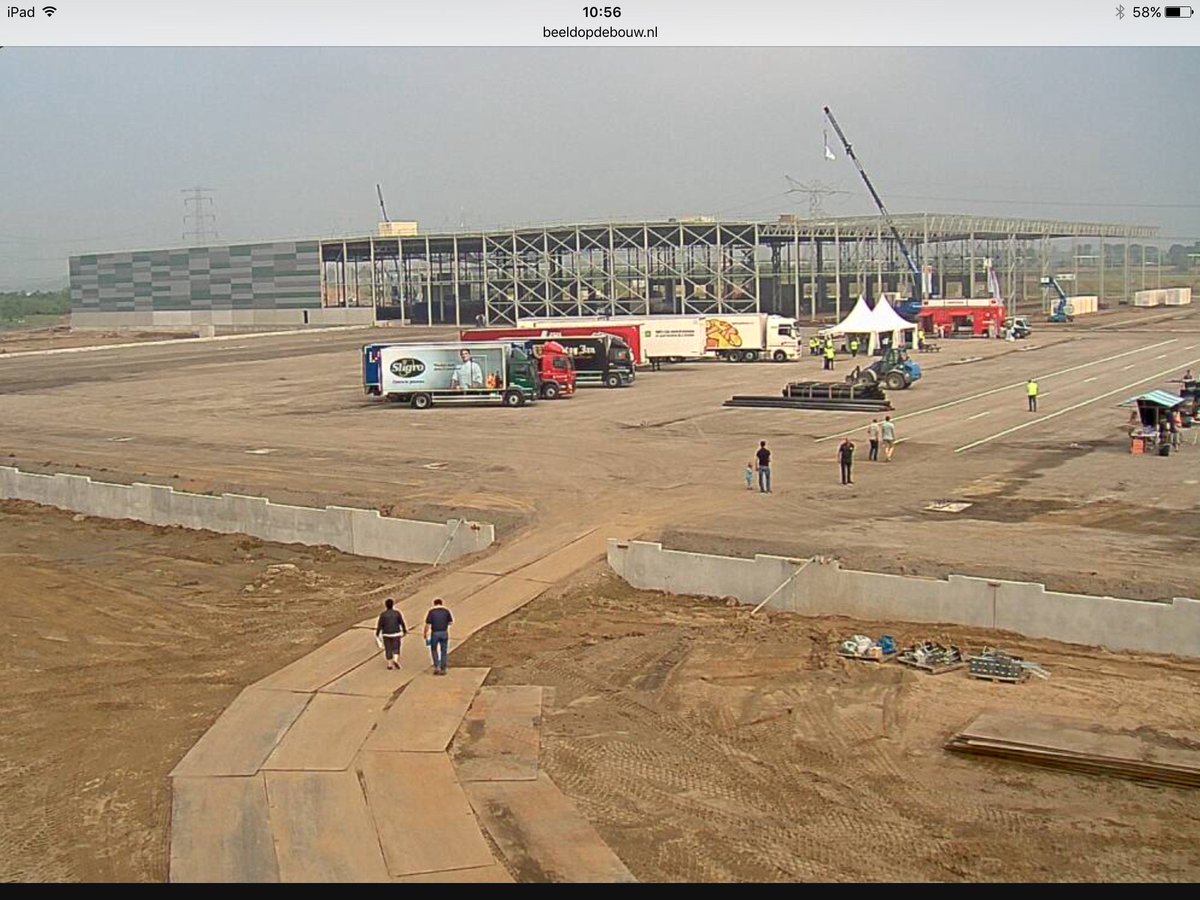 #dagvandebouw #park15 #nabuurs .Presentatie van ons in aanbouw zijnde EDC in Oosterhout (gld). Kom je ook kijken?