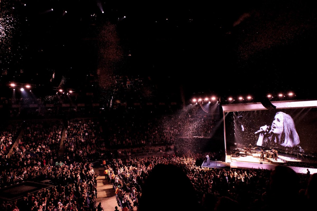 no_tripods's tweet image. I am somewhere in this crowd #tb to #15.03.2016 #o2 #AdeleAtTheO2