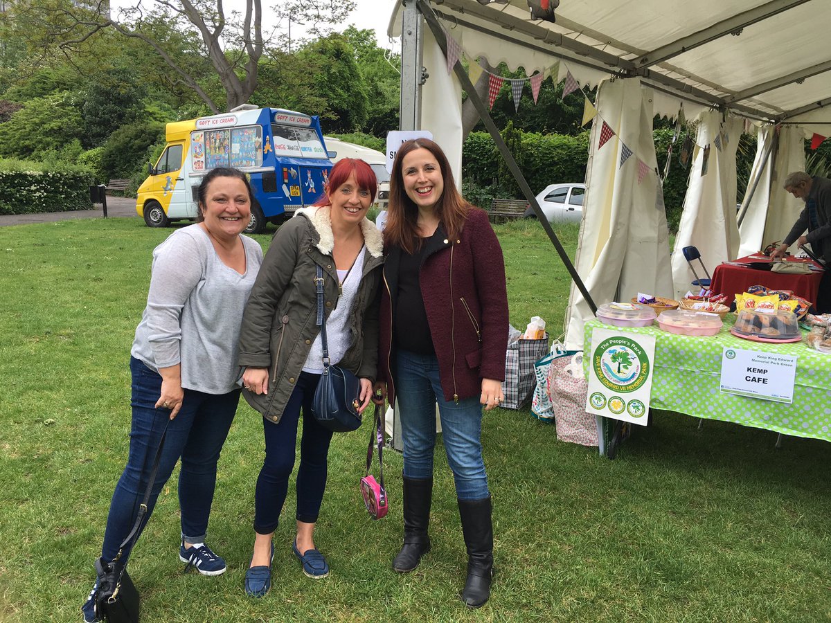 savekemp's tweet photo. Setting up now for the #KEMPmasterplan #planyourpark public consultation today at King Edward Park - come along! https://t.co/sHGCtiuDdA