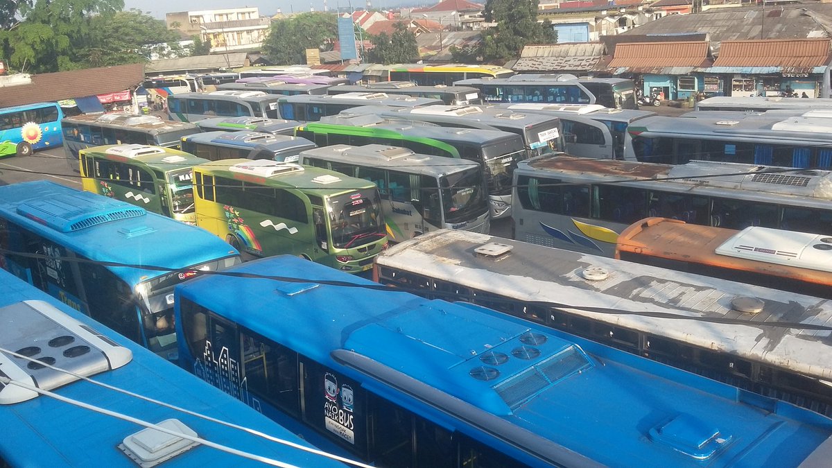 16.23 Penampakan Terakhir d Term. Bus Cicaheum. 'Tetap Waspada diperjalanan dan semoga slamat sampai tujuan.