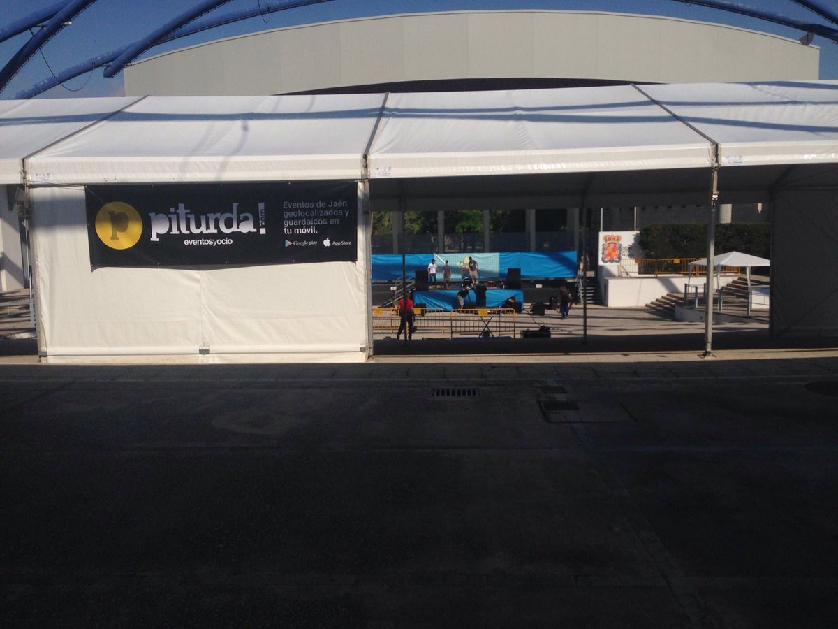 Piturdajaen's tweet photo. Mirad qué peazo de carpa para que los #chaveas estén agustico
@ChaveaFest #Jaen #ChaveaFest https://t.co/JCVRs93NQY