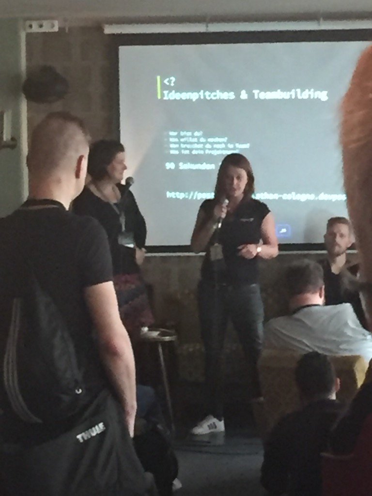el_timito's tweet photo. Ideenpitches beim Post /bank #hackathon #deletelimits #pbhcgn https://t.co/xIMOppDeZR