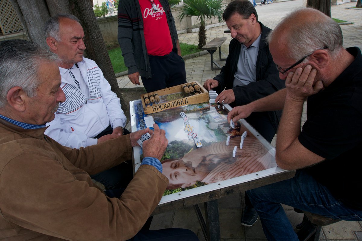 monicaellena's tweet photo. Waiting for #Conifa2016 semi-finals, people have plenty of time in their hands in Sukhum/i #Abkhazia2016 https://t.co/HJTbn68Tt3