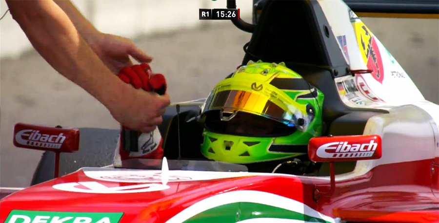 MSchumacherFans's tweet photo. Handshake for good luck before the restart! #MickSchumacher #SCM29 #ForzaMick #Lausitzring #ADAC #F4 https://t.co/2KCsXCvcxV