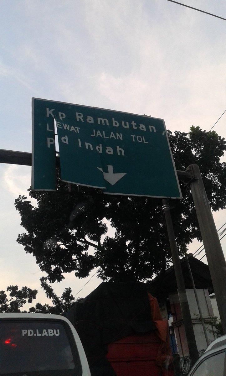 evinamaku's tweet photo. @UPTAJDishubDKI tlg diteruskan ke bagian terkait. Lokasi setelah halte selapa pasar jumat. https://t.co/4raVtqLRPh