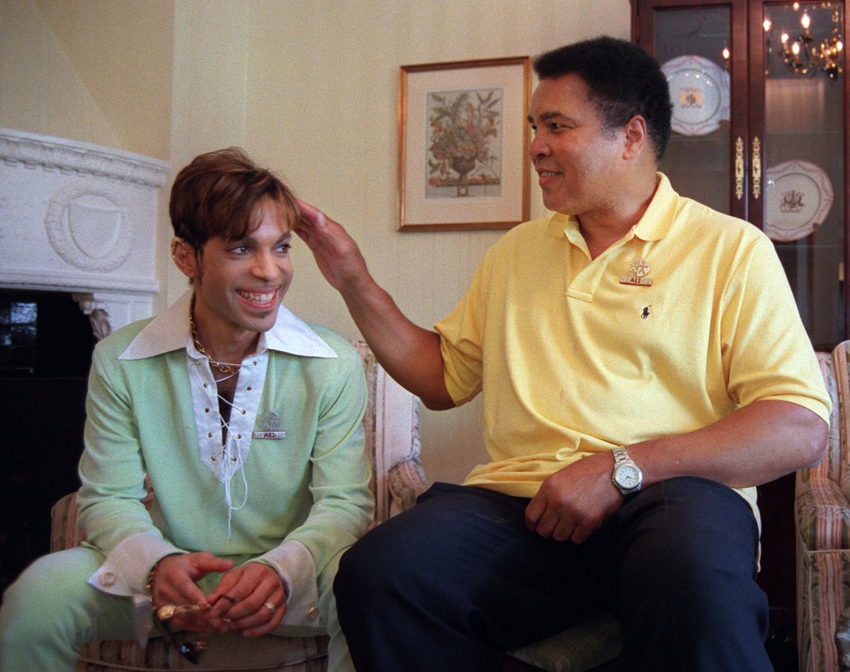 wsbtv's tweet photo. Two irreplaceable icons: Muhammad Ali hanging out with Prince in 1997. https://t.co/Jf34p2b0LY https://t.co/kfqUxxI2sf