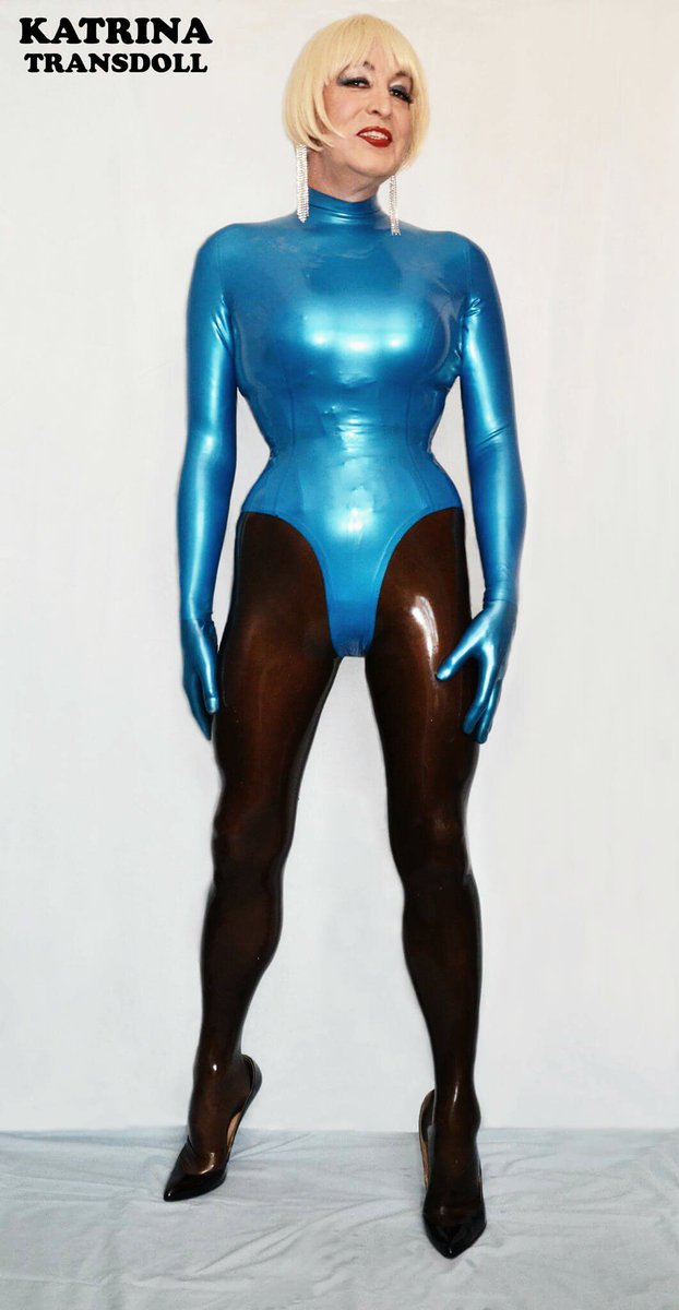 Rubbery Saturday to you all 😀 so love my metallic blue leotard and smoky t...