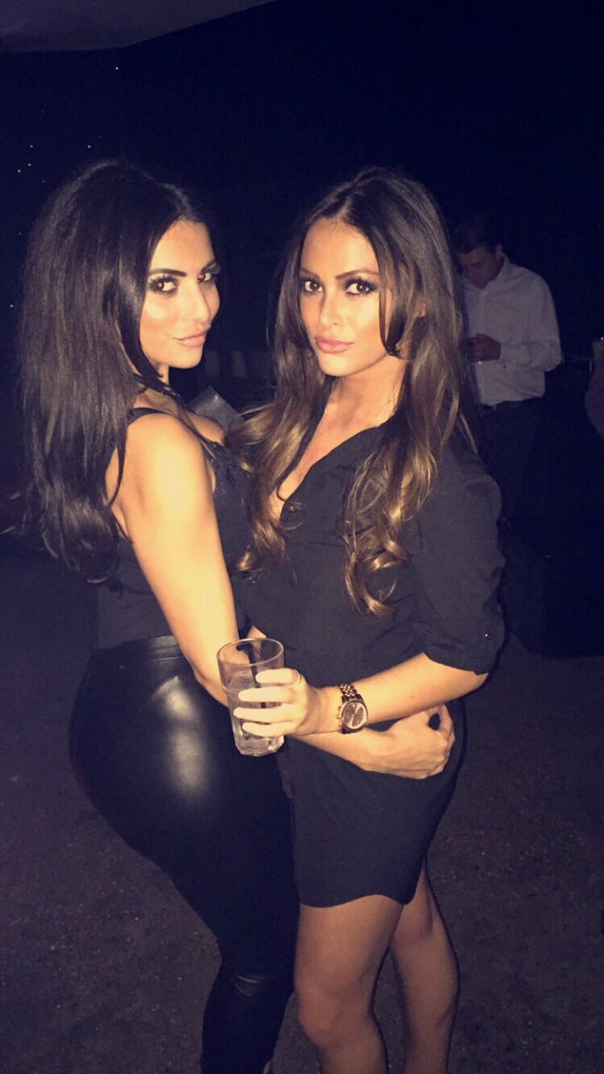 courtneyMgreen's tweet image. Happy 30th to my girl you deserve all the happiness in the world @I_Am_CharChar_S  (getting old) 👵🏽👵🏽