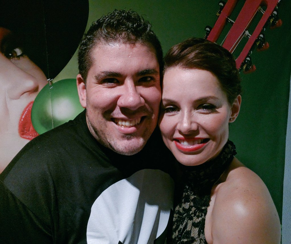 Después de años esperando este momento, por fin estuve con <a href="/SorayaArnelas/">SORAYA</a>!! Gracias <a href="/Popadrados/">Popadrados</a> por todo! #Feliz 😘😘😘