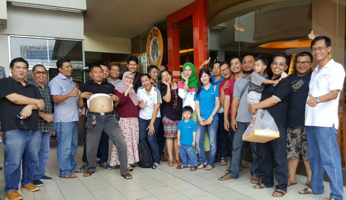 ForescomInfo's tweet photo. Kopdar #ForESCom hari ini dari Chapter DKI, Bekasi, dan Bogor. Di tiga tempat berbeda, serempak! https://t.co/d3GnCLOS7S
